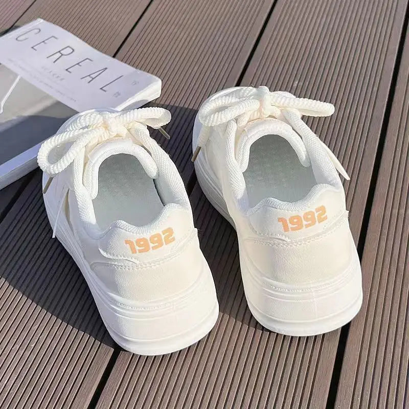 2024 Women Leather Flat Shoes Autumn New Fashion Breathable Vulcanized White Sports Lace Up Thick Soled Casual Shoes for Women